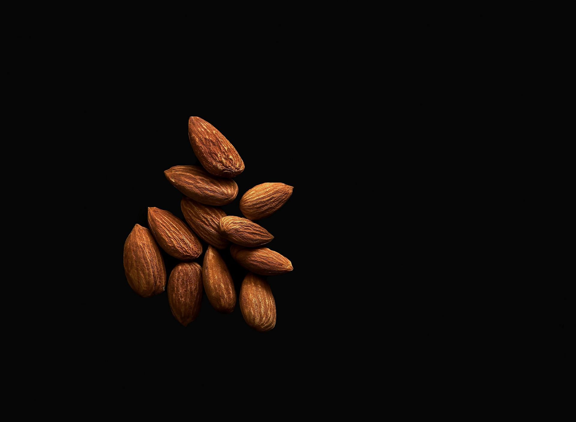 Almonds (Image via Unsplash)